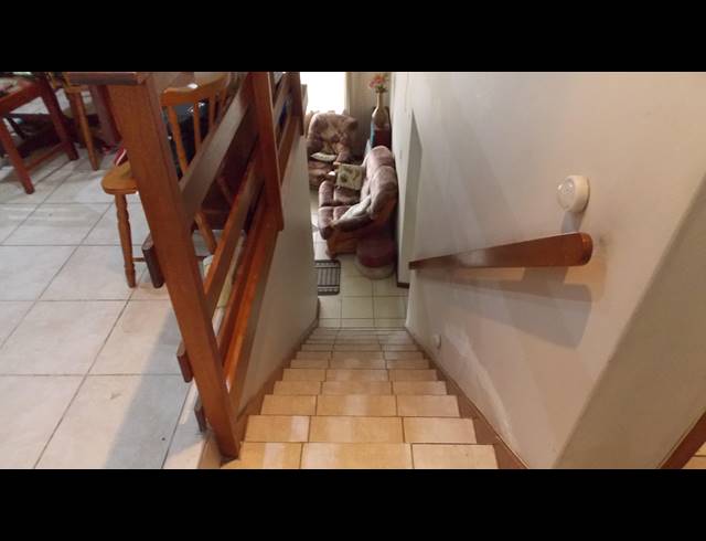 2 BEDROOM DUPLEX FOR SALE IN ESCOMBE